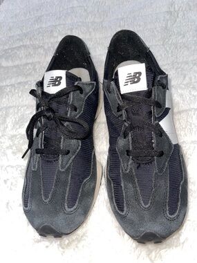 New Balance 327